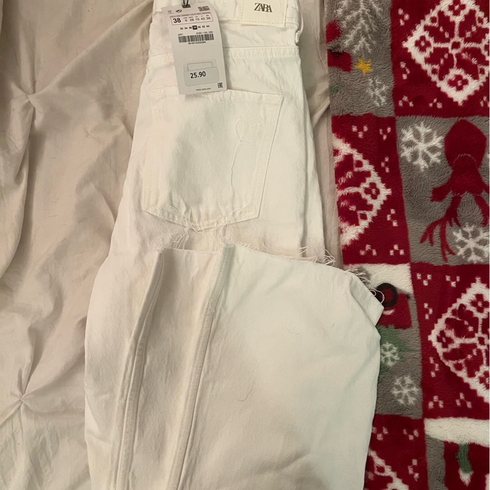 ZARA STRAIGHT LEG WHITE JEANS